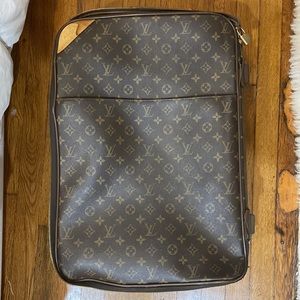 Vintage Louis Vuitton Pégase rolling suitcase, carry-on luggage